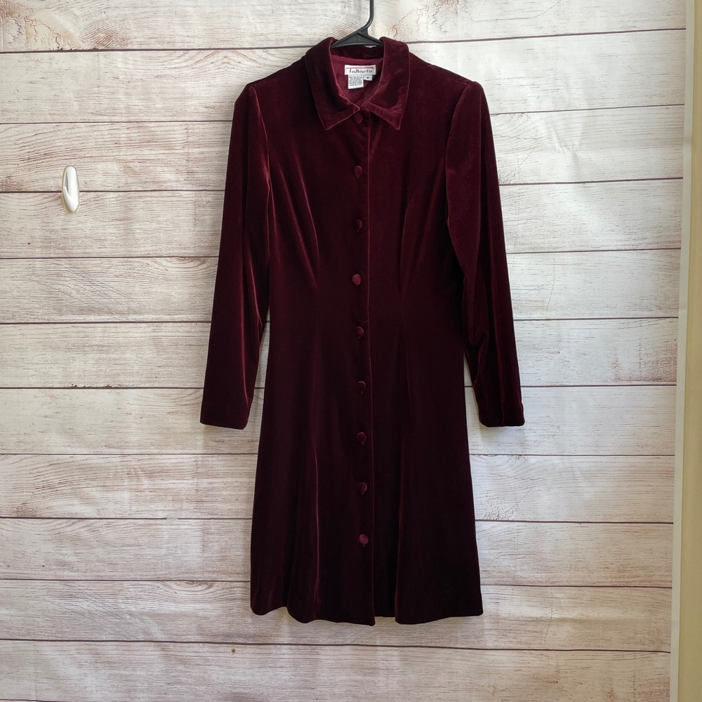 EXCELLENT CONDITION VINTAGE TALBOTS VELVET DRESS IN WINE